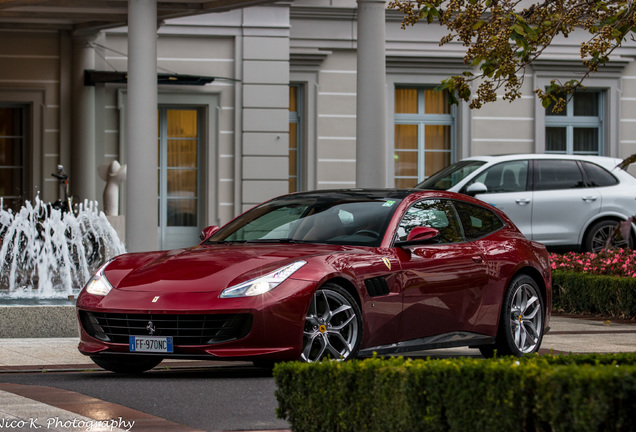 Ferrari GTC4Lusso T