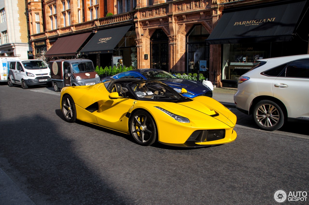 Ferrari LaFerrari Aperta