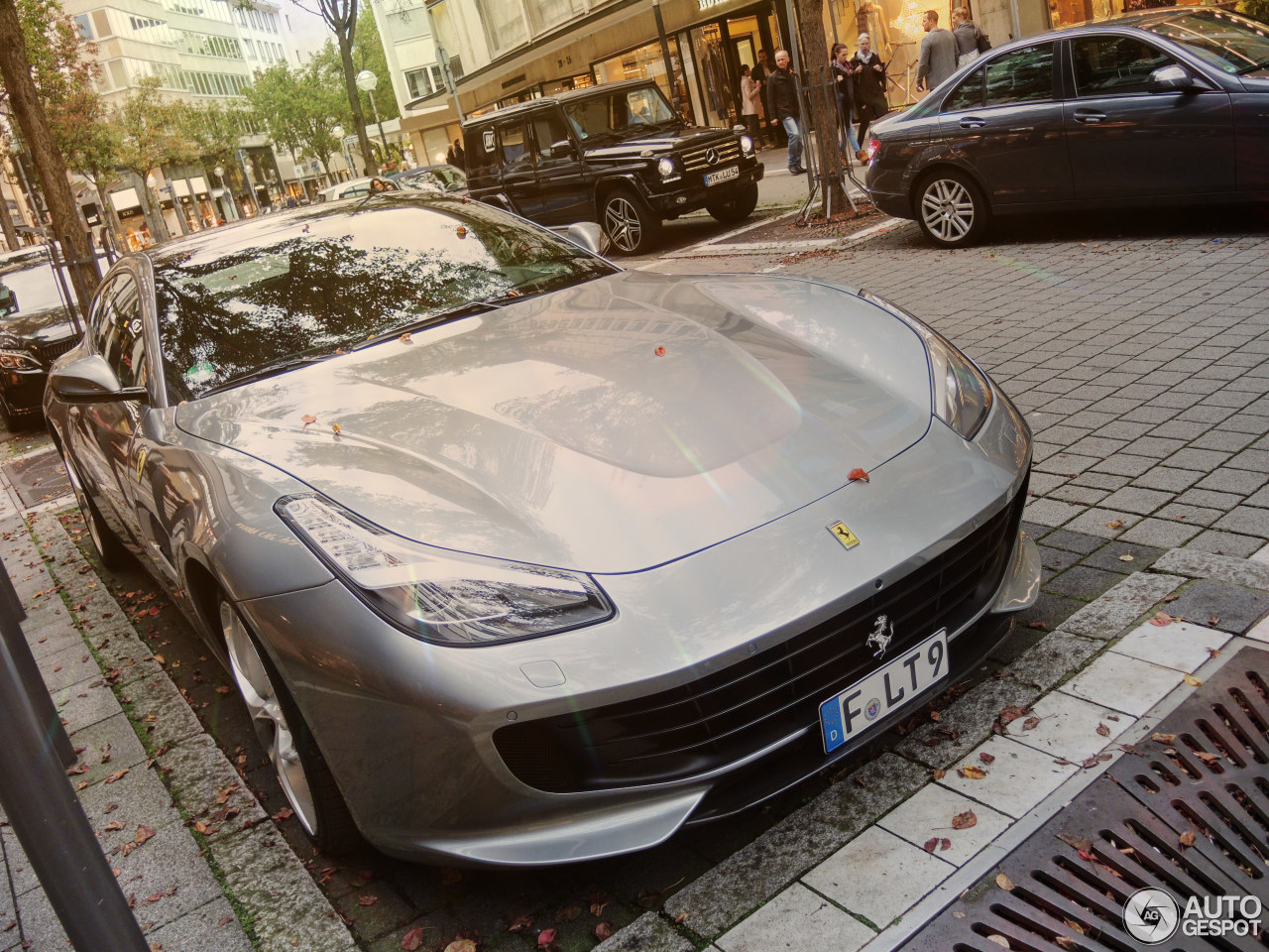 Ferrari GTC4Lusso T