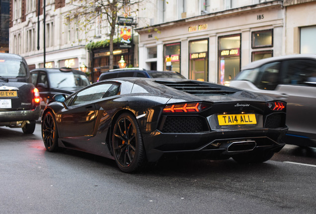 Lamborghini Aventador LP700-4