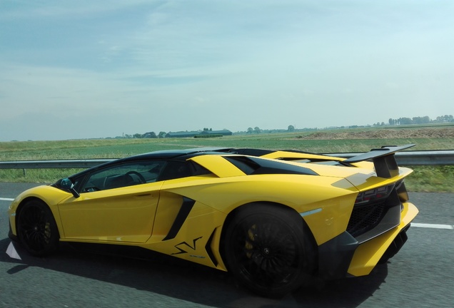 Lamborghini Aventador LP750-4 SuperVeloce Roadster