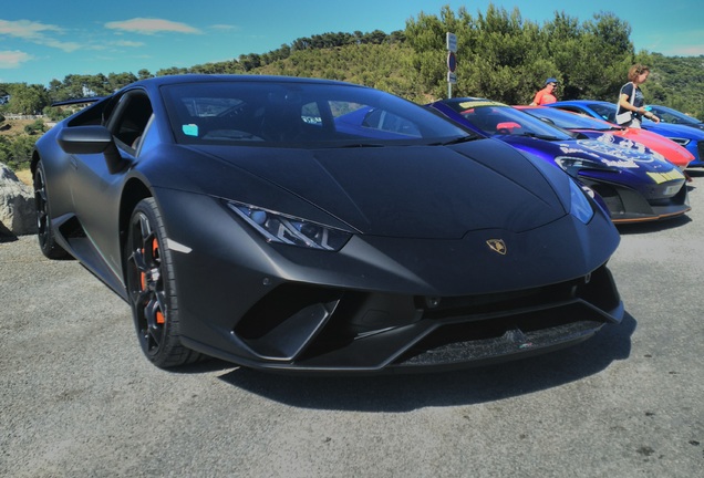 Lamborghini Huracán LP640-4 Performante