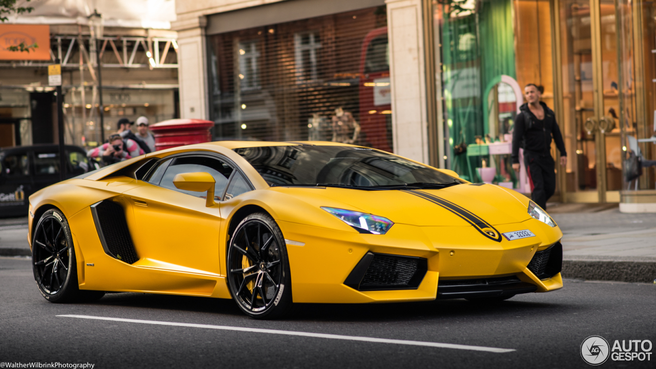 Lamborghini Aventador LP700-4