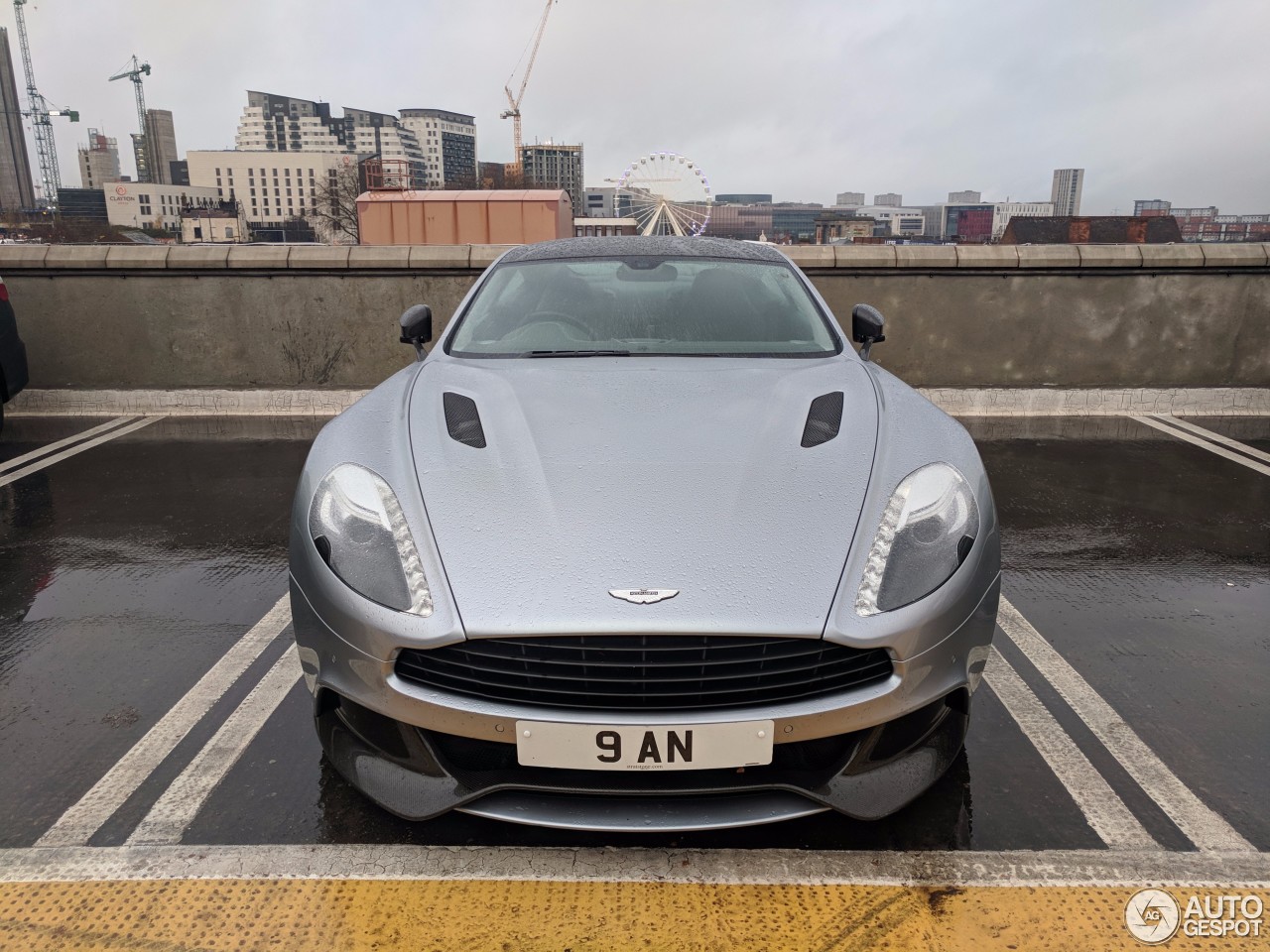 Aston Martin Vanquish 2013