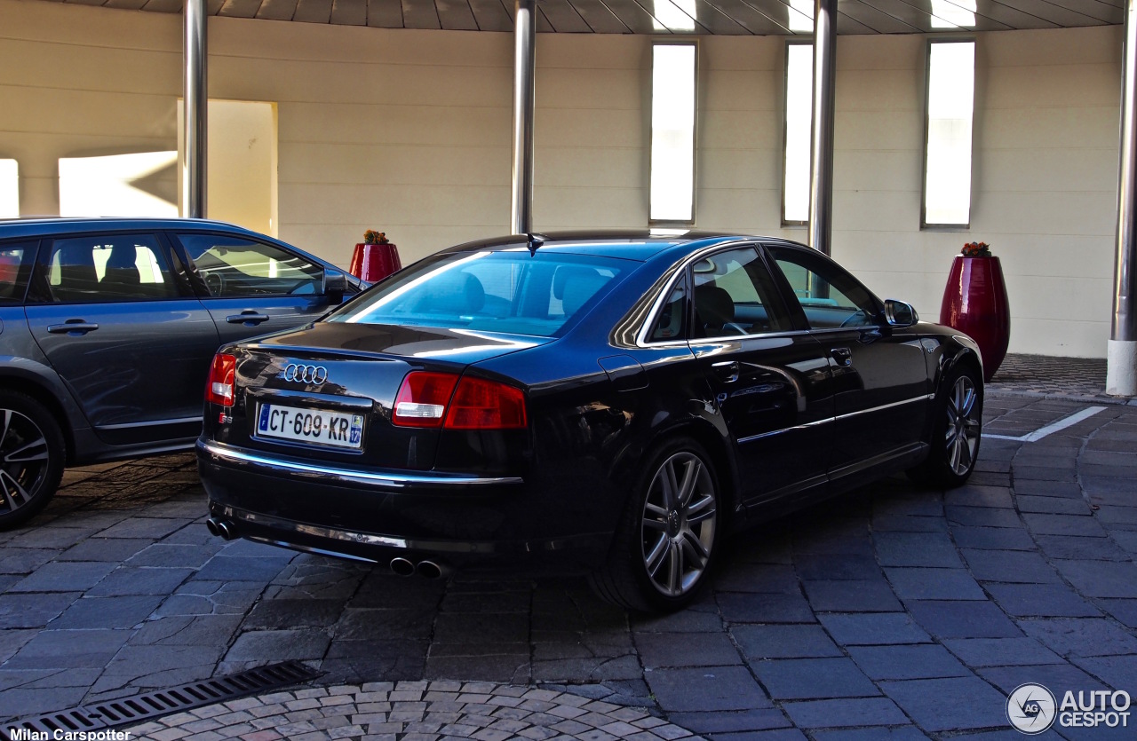 Audi S8 D3