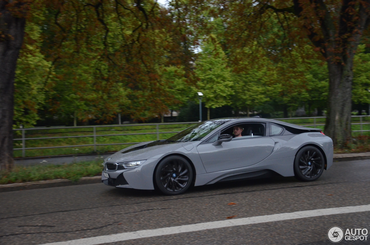 BMW i8