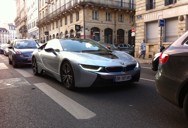 BMW i8