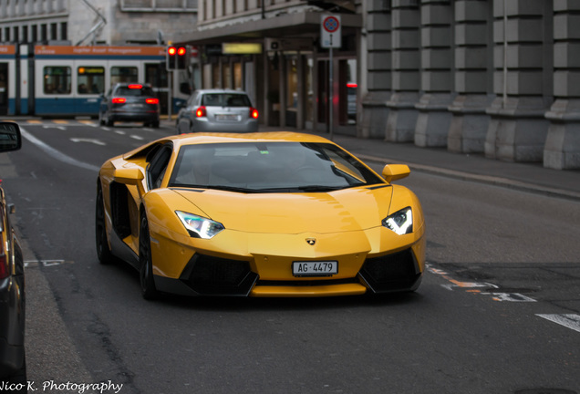 Lamborghini Aventador LP700-4