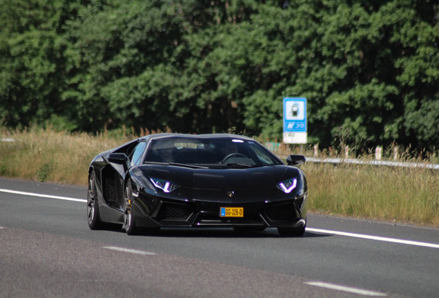 Lamborghini Aventador LP700-4 Roadster