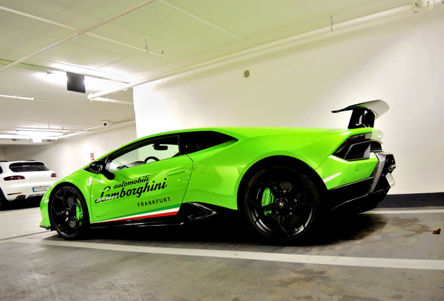 Lamborghini Huracán LP640-4 Performante