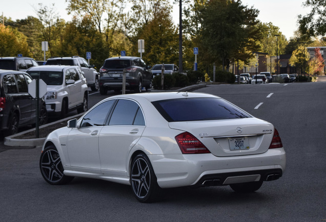 Mercedes-Benz S 63 AMG W221 2011