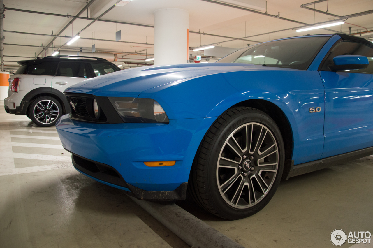 Ford Mustang GT Convertible 2011