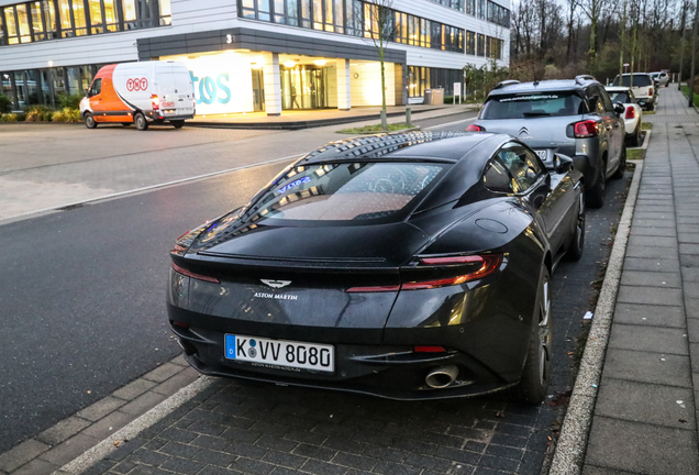 Aston Martin DB11 V8