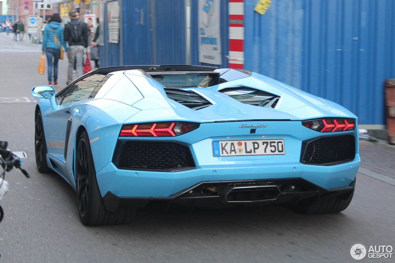 Lamborghini Aventador LP700-4 Roadster