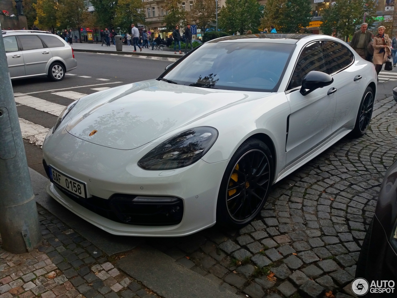 Porsche 971 Panamera Turbo