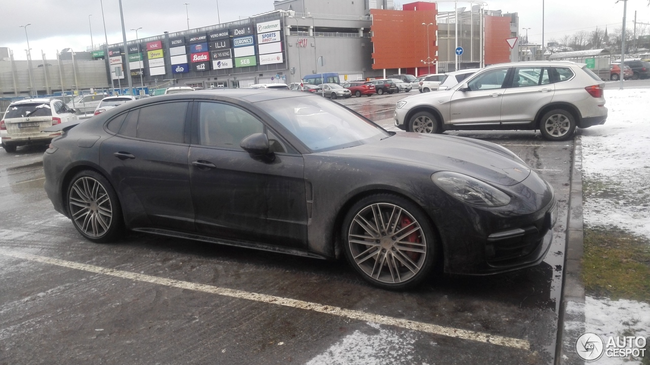 Porsche 971 Panamera Turbo