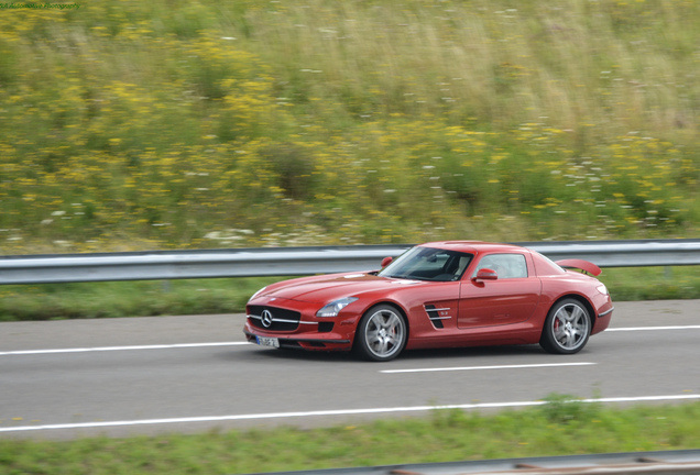 Mercedes-Benz SLS AMG