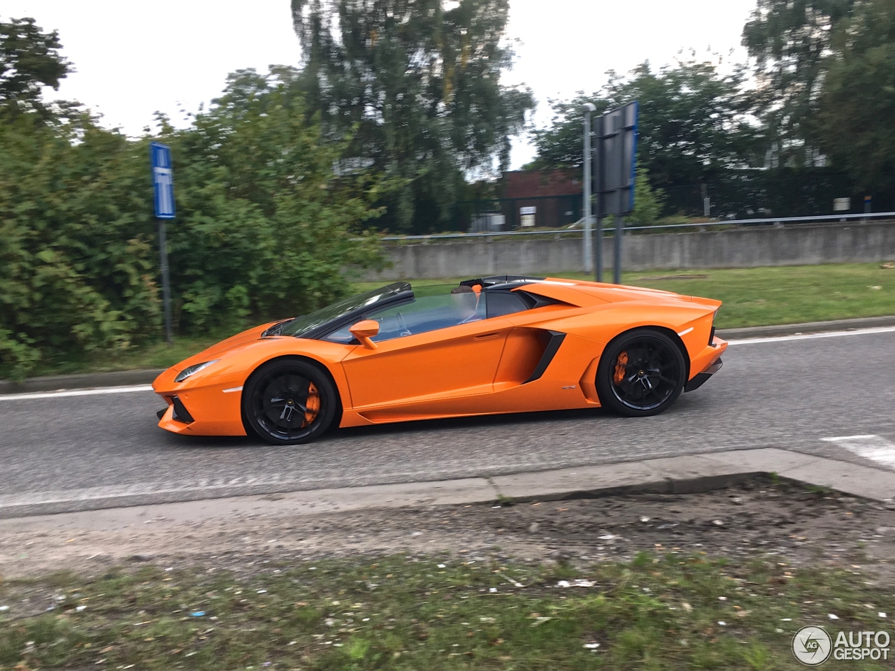 Lamborghini Aventador LP700-4 Roadster