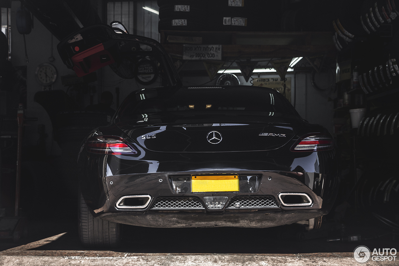 Mercedes-Benz SLS AMG