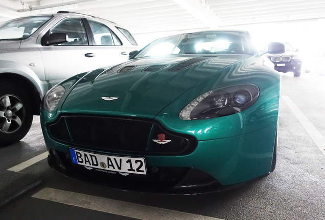 Aston Martin V12 Vantage S