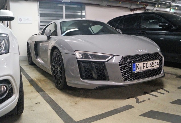 Audi R8 V10 Plus 2015