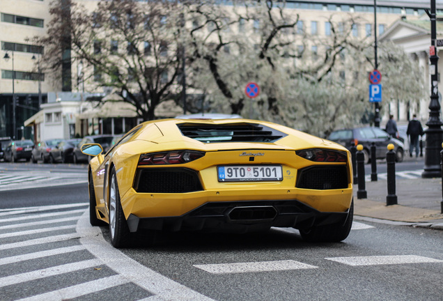 Lamborghini Aventador LP700-4