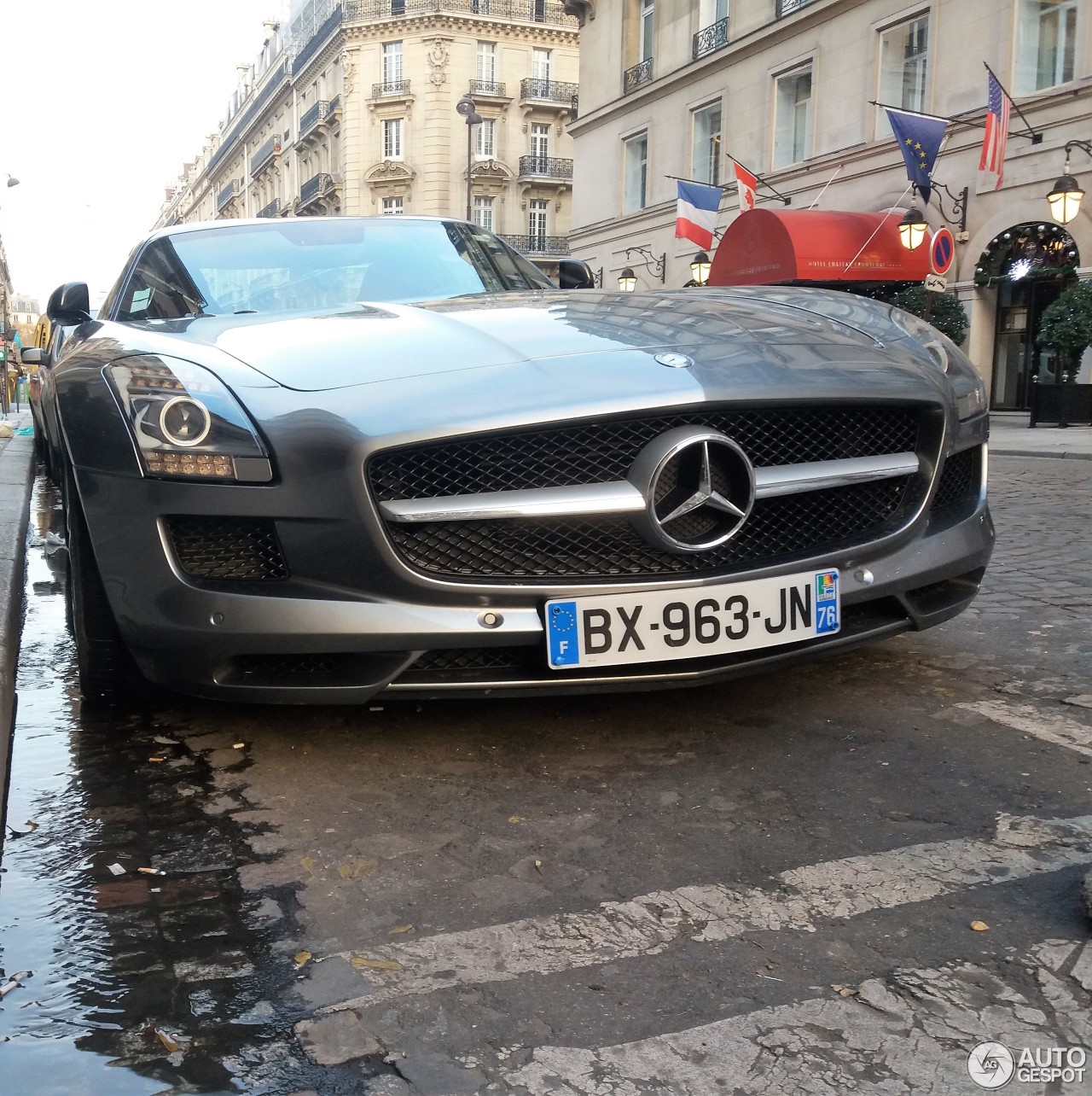 Mercedes-Benz SLS AMG