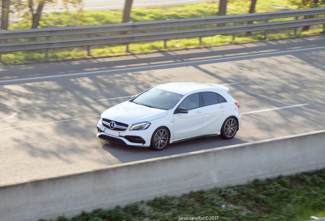 Mercedes-AMG A 45 W176 2015