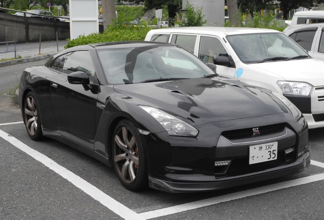 Nissan GT-R