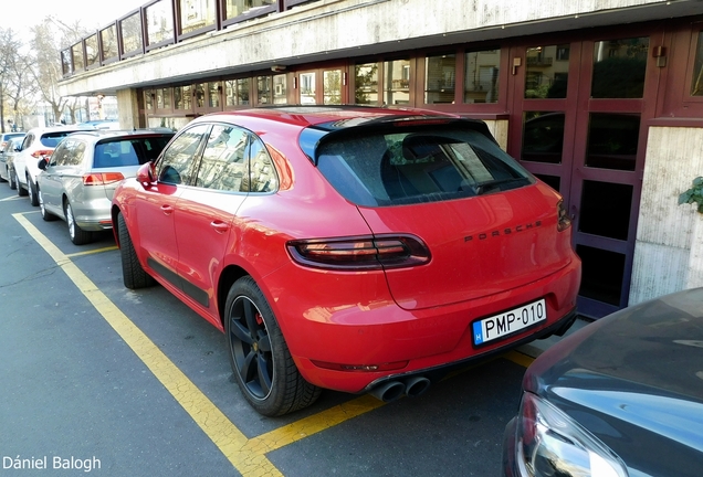 Porsche 95B Macan GTS