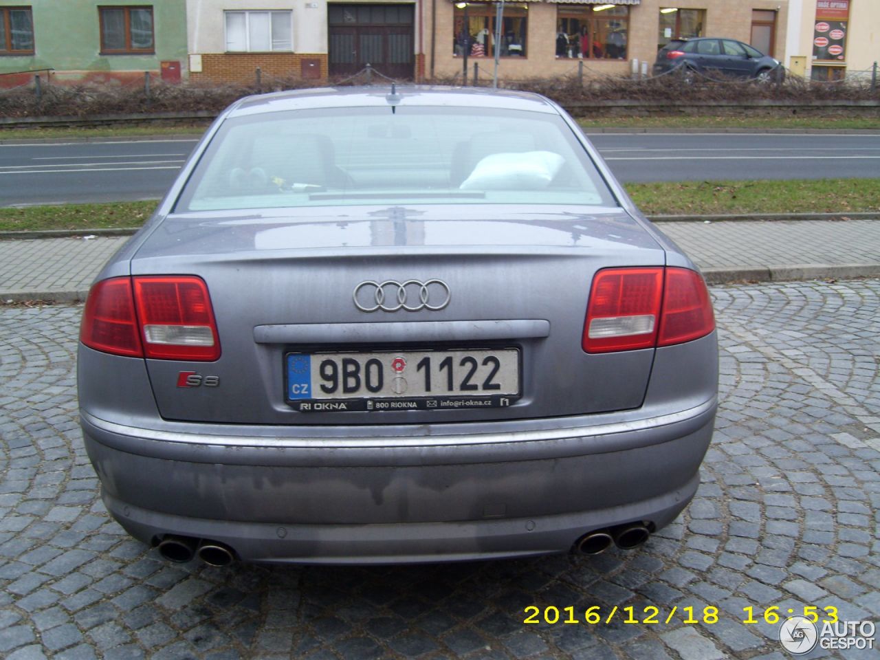 Audi S8 D3