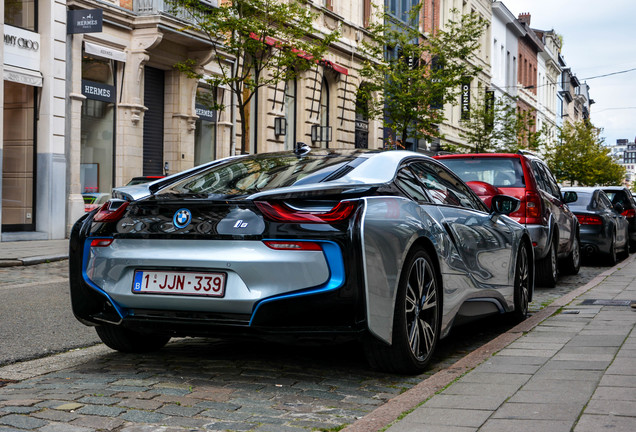 BMW i8