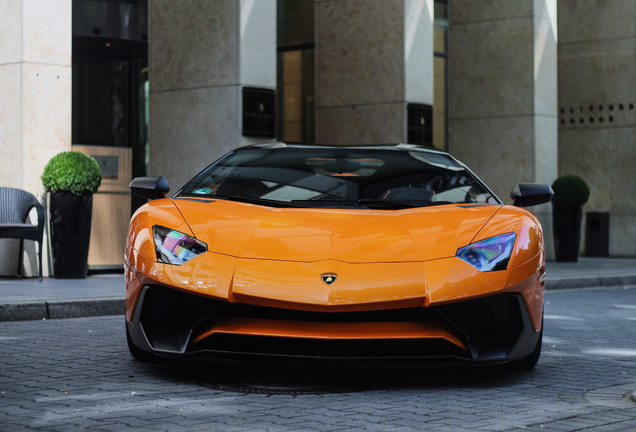 Lamborghini Aventador LP750-4 SuperVeloce Roadster