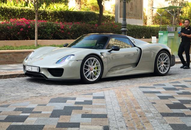 Porsche 918 Spyder Weissach Package