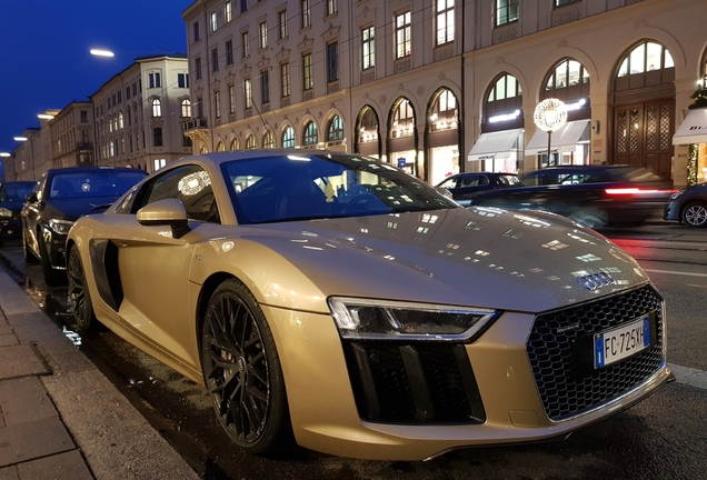 Audi R8 V10 Plus 2015