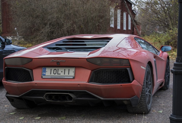 Lamborghini Aventador LP700-4