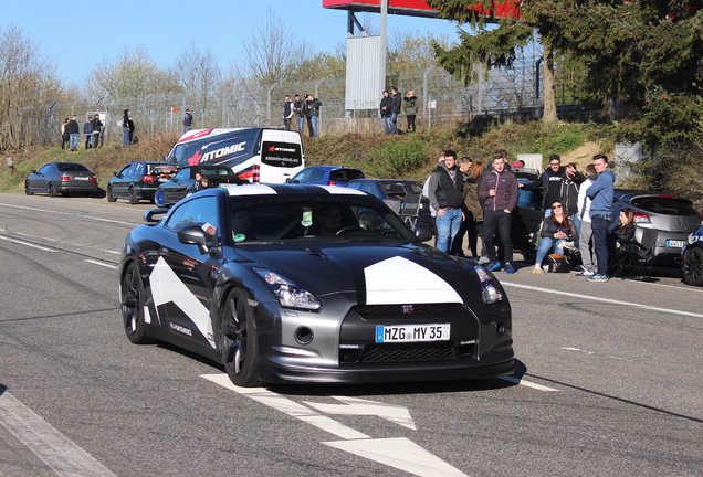 Nissan GT-R
