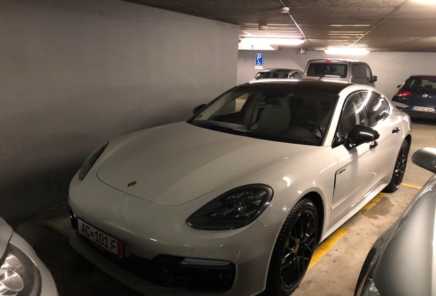 Porsche 971 Panamera Turbo S E-Hybrid