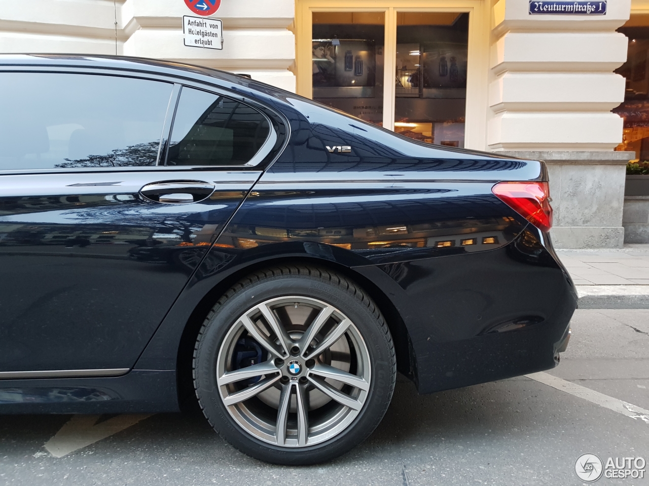 BMW M760Li xDrive