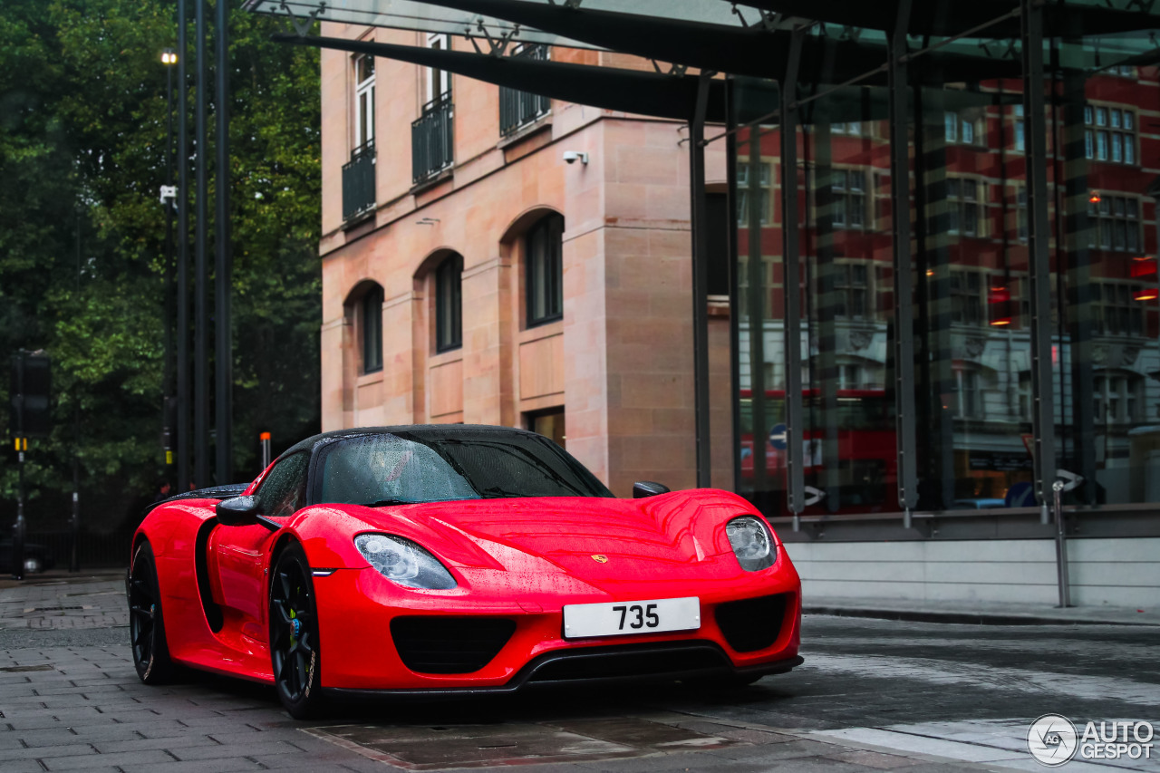 Porsche 918 Spyder Weissach Package