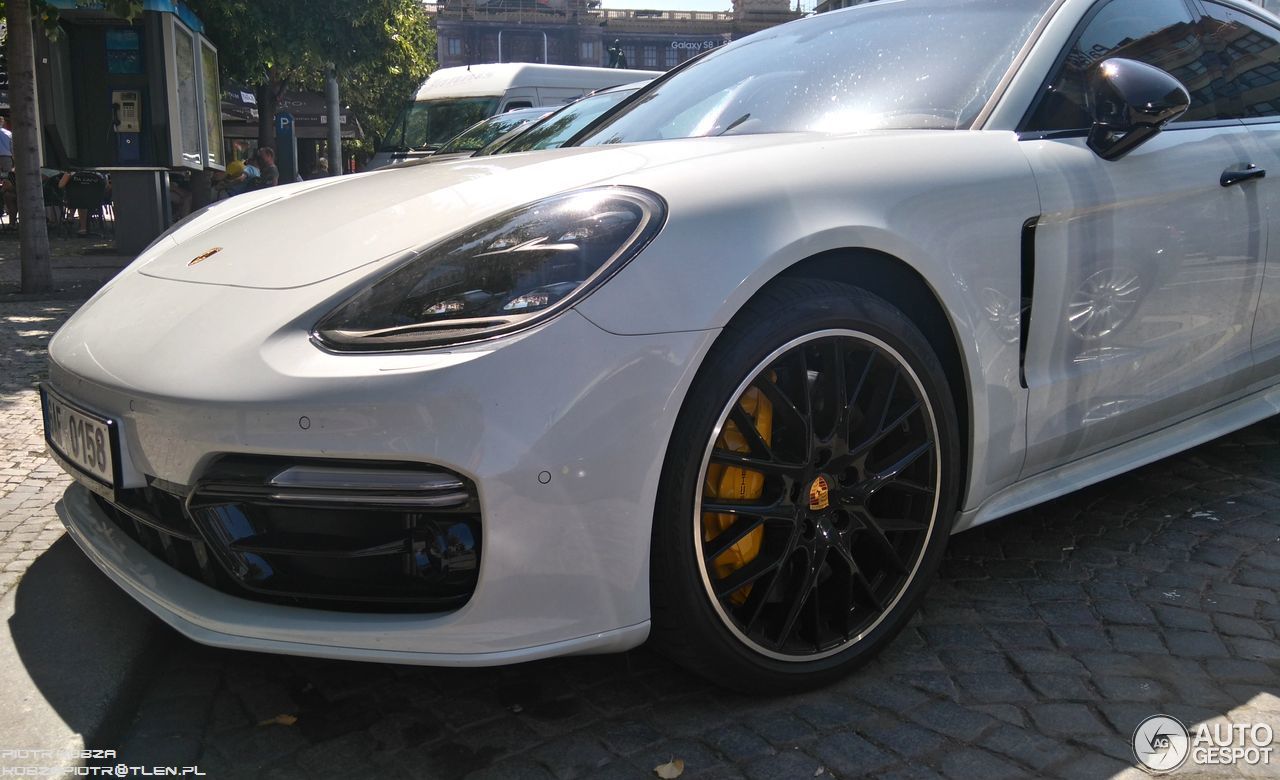 Porsche 971 Panamera Turbo