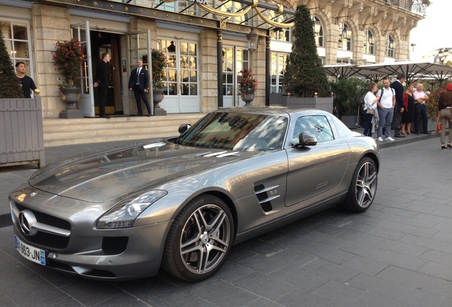 Mercedes-Benz SLS AMG