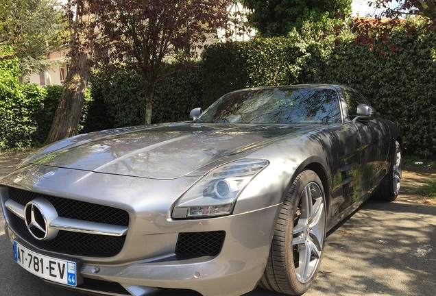 Mercedes-Benz SLS AMG