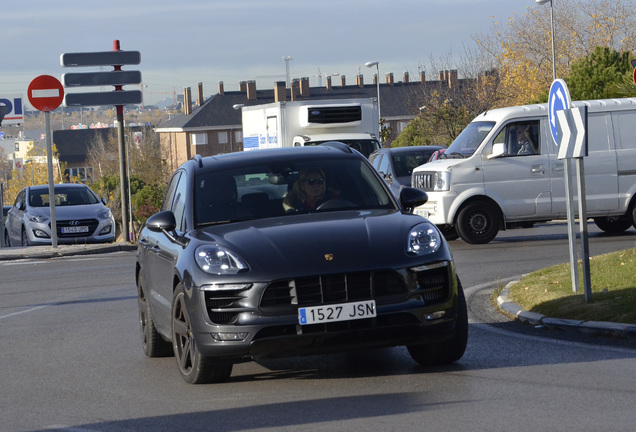 Porsche 95B Macan GTS