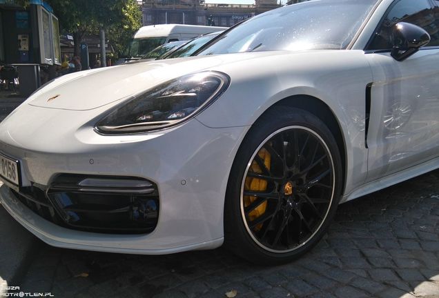 Porsche 971 Panamera Turbo