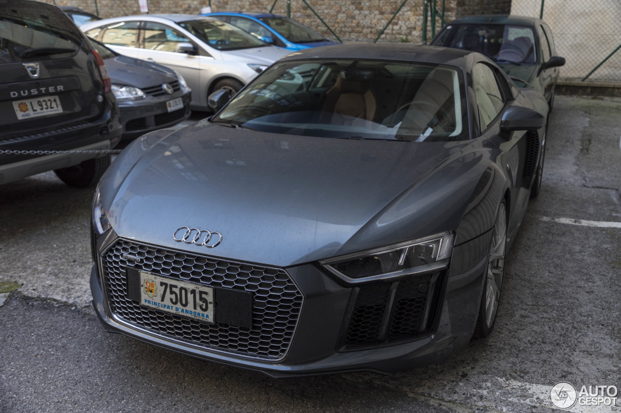 Audi R8 V10 Plus 2015