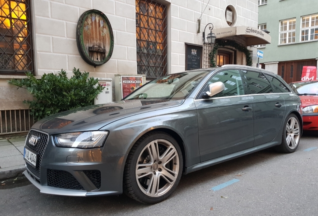 Audi RS4 Avant B8