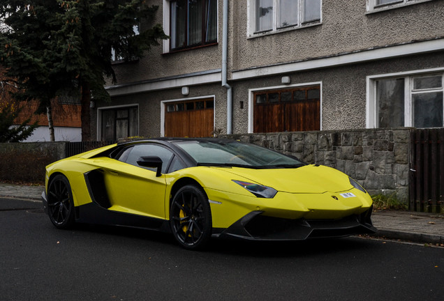 Lamborghini Aventador LP700-4