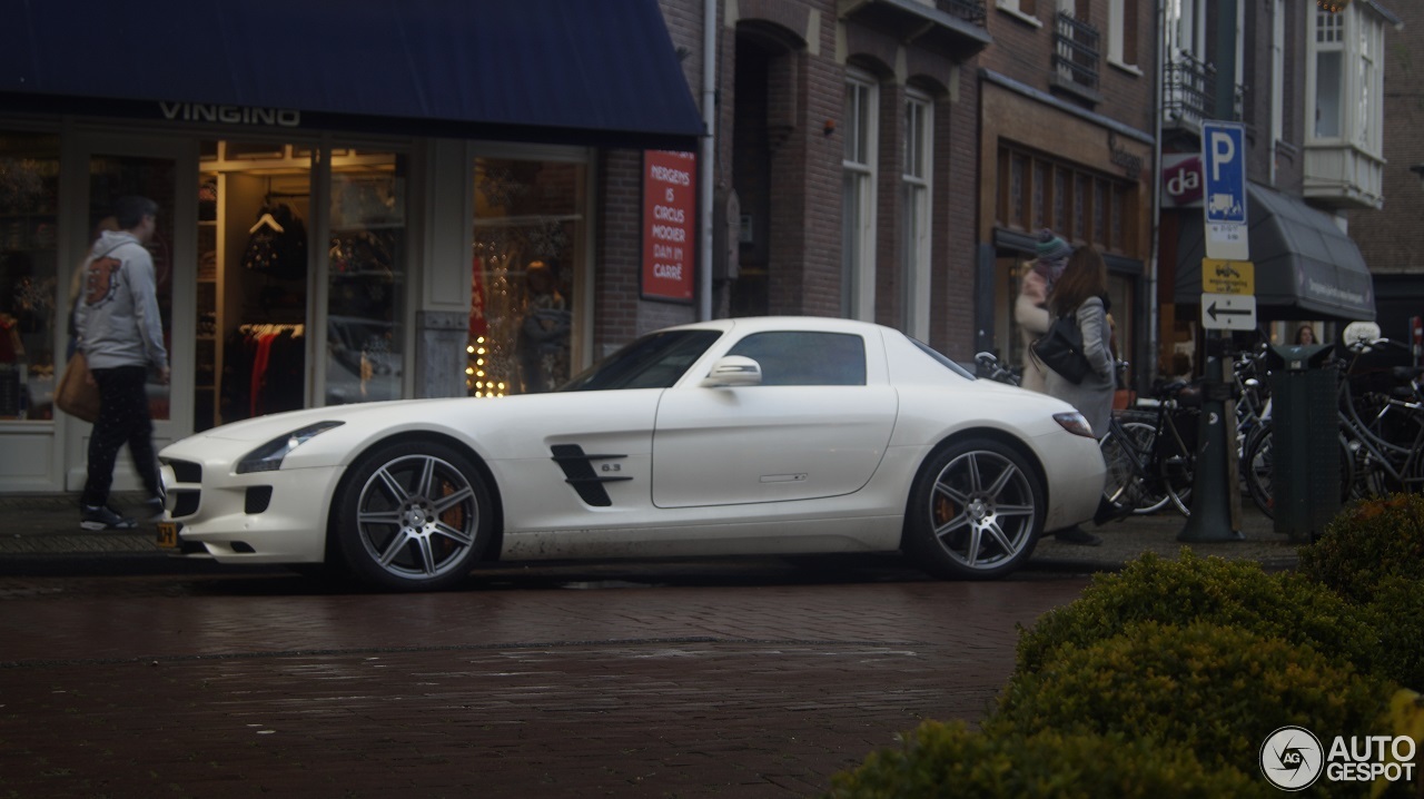 Mercedes-Benz SLS AMG