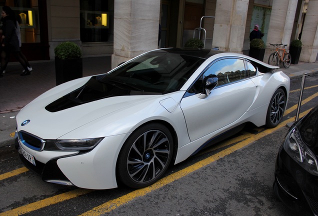 BMW i8